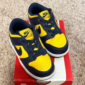 Nike Kids Navy and Yellow Sneakers